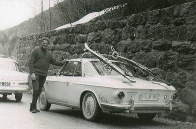 Auto_mit_Ski_1960er.jpg